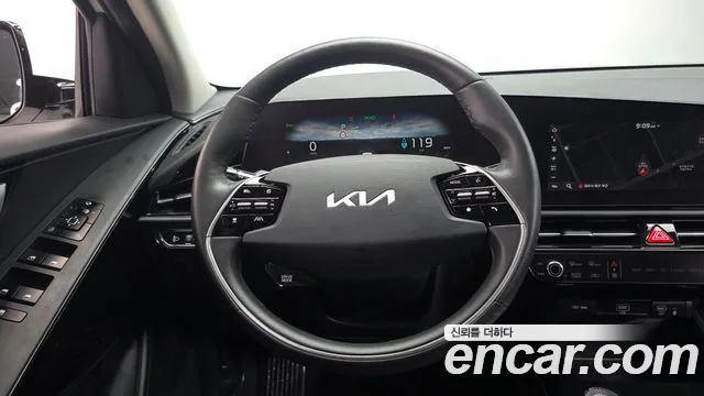 Kia Niro — Фото автомобиля 13