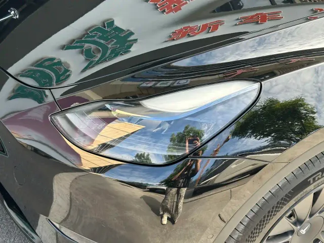 Tesla Model Y — Фото автомобиля 15
