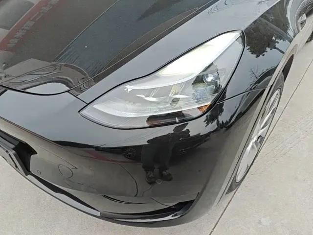 Tesla Model Y — Фото автомобиля 23
