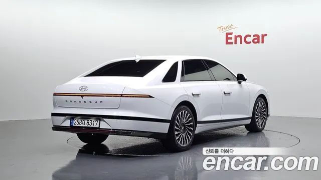 Фотография автомобиля — Hyundai Grandeur GN7