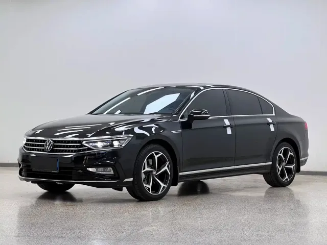 Фотография автомобиля — Volkswagen Magotan