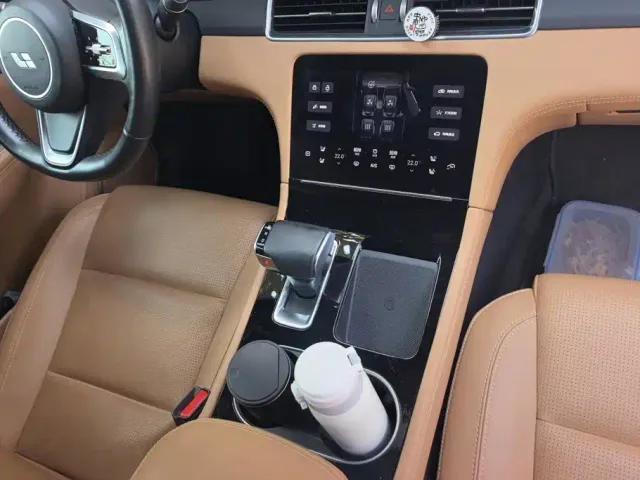 Li Auto ONE — Фото автомобиля 16