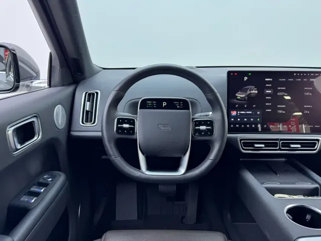 Li Auto L9 — Фото автомобиля 16