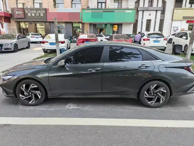 Hyundai Elantra — Фото автомобиля 7