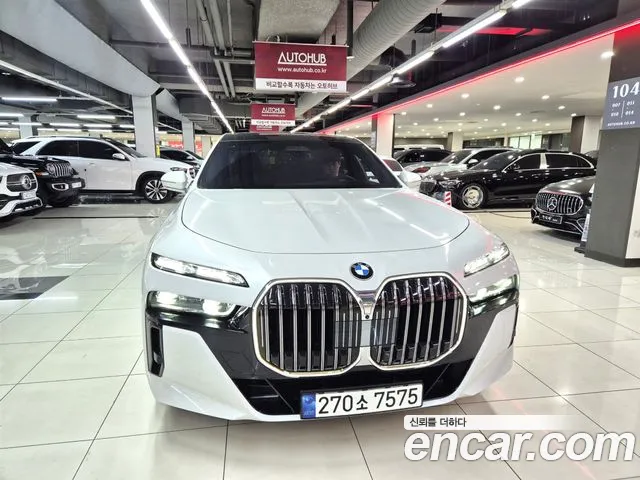 Фотография автомобиля — BMW 7 Series G70