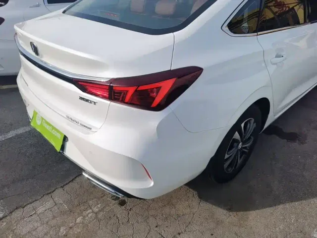 Changan Eado — Фото автомобиля 7
