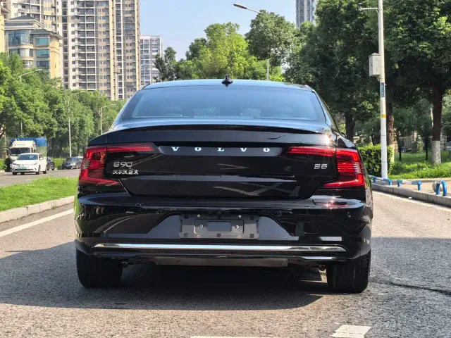 Volvo S90 — Фото автомобиля 6