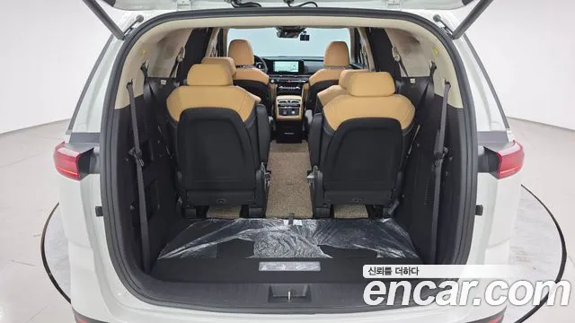 Kia Carnival Generation 4 — Фото автомобиля 20