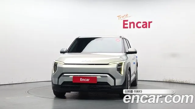 Kia EV3 — Фото автомобиля 3