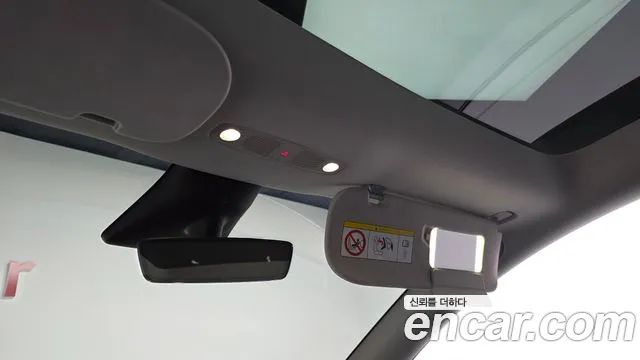 Tesla Model Y — Фото автомобиля 25