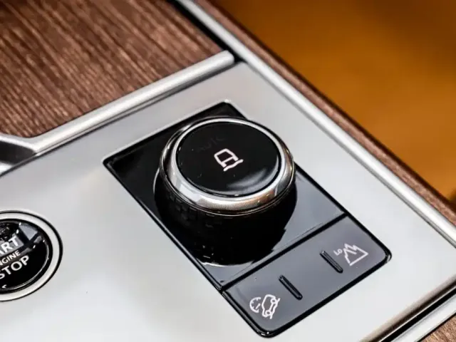 Land Rover Range Rover — Фото автомобиля 20