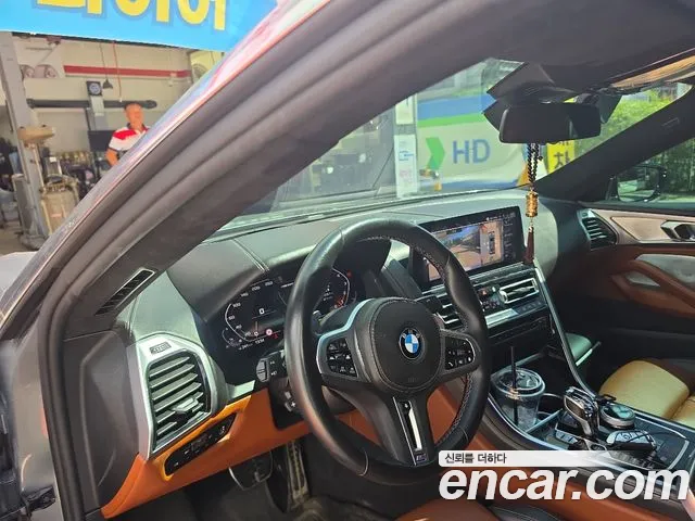 BMW 8 Series G15 — Фото автомобиля 11