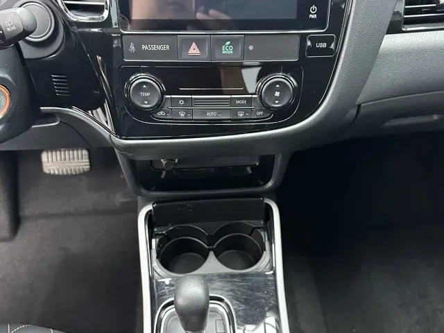 Mitsubishi Outlander — Фото автомобиля 15