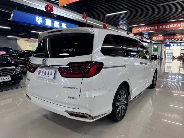 Honda Odyssey — Фото автомобиля 9