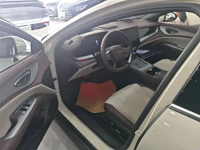 BYD Seal 07 DM-i — Фото автомобиля 15