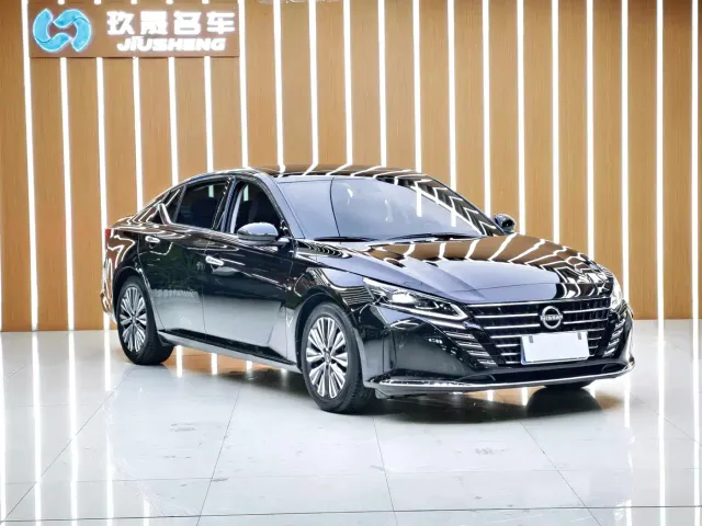 Nissan Teana — Фото автомобиля 3
