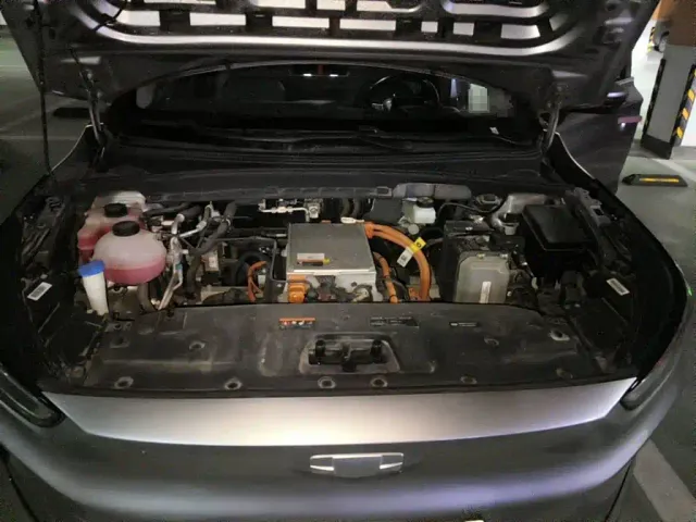 Geely Geometry C — Фото автомобиля 3
