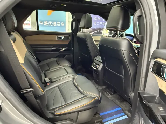 Ford Explorer — Фото автомобиля 19