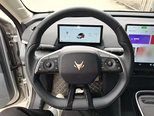 Arcfox T1 — Фото автомобиля 10