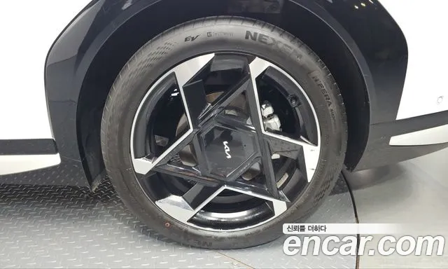 Kia EV4 — Фото автомобиля 6