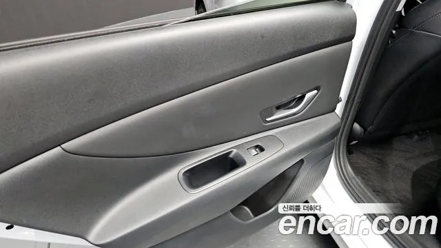 Hyundai AVANTE Modern — Фото автомобиля 25