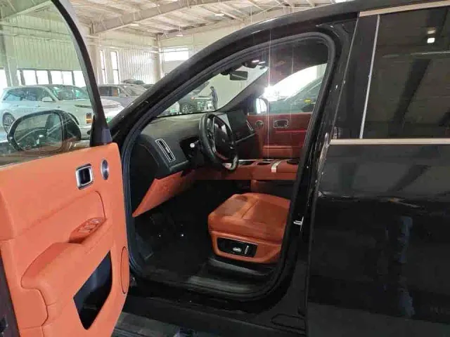 Li Auto L9 — Фото автомобиля 10