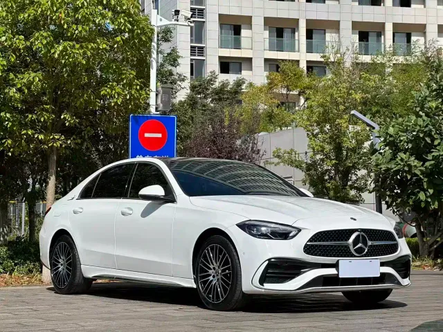 Mercedes-Benz C-Class — Фото автомобиля 3