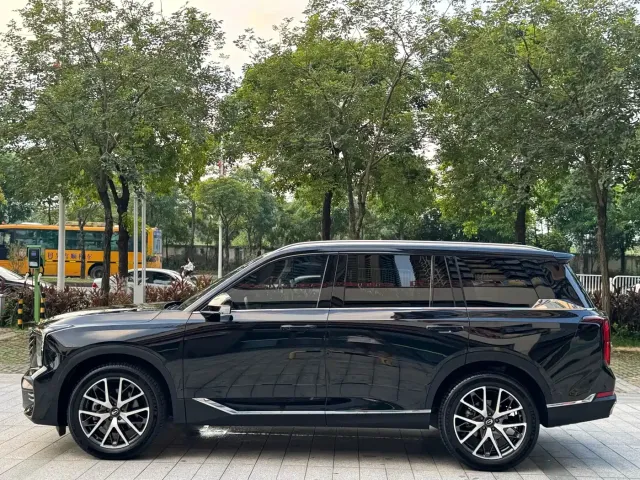 GAC Trumpchi GS8 — Фото автомобиля 12