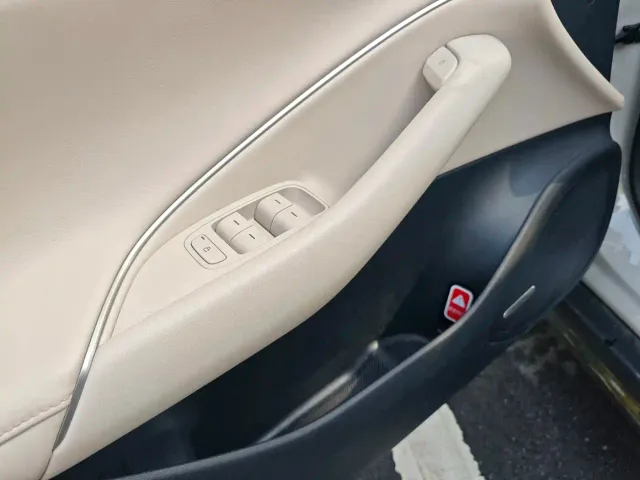 Xiaomi SU7 — Фото автомобиля 19
