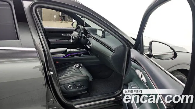 Genesis GV70 — Фото автомобиля 16