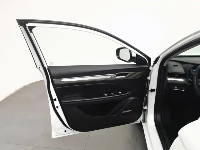 Geely Emgrand L — Фото автомобиля 8