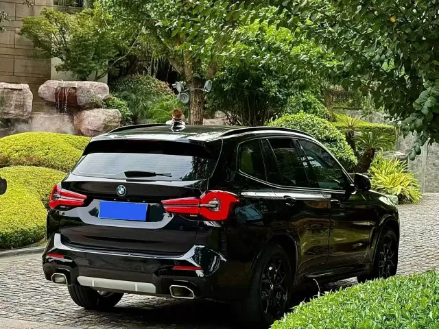 BMW BMW X3 2022 xDrive25i M Sport Package — Фото автомобиля 7