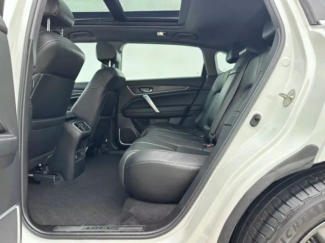 Honda UR-V — Фото автомобиля 7