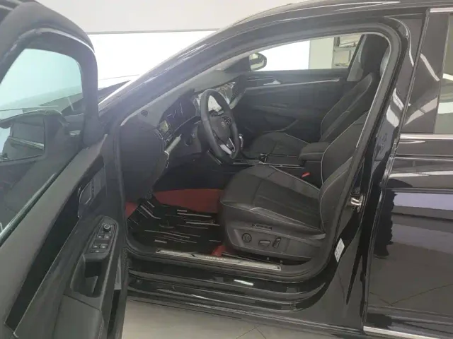 Volkswagen Passat — Фото автомобиля 9