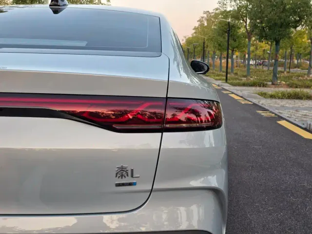 BYD Qin L — Фото автомобиля 20
