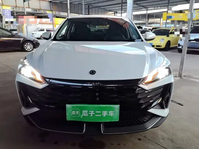 Dongfeng Yixuan — Фото автомобиля 2