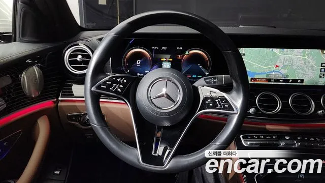 Mercedes-Benz E-Class — Фото автомобиля 13