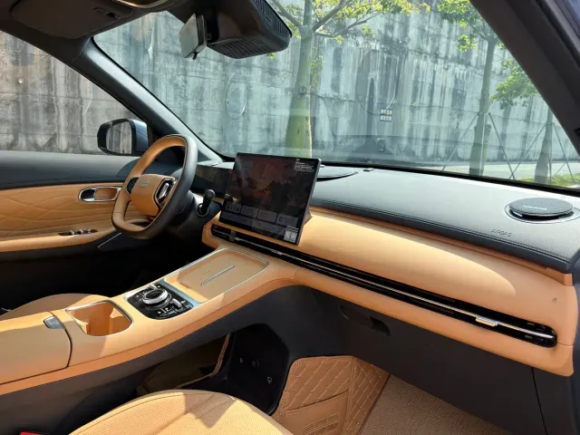 Geely Galaxy Starship 7 EM-i — Фото автомобиля 18