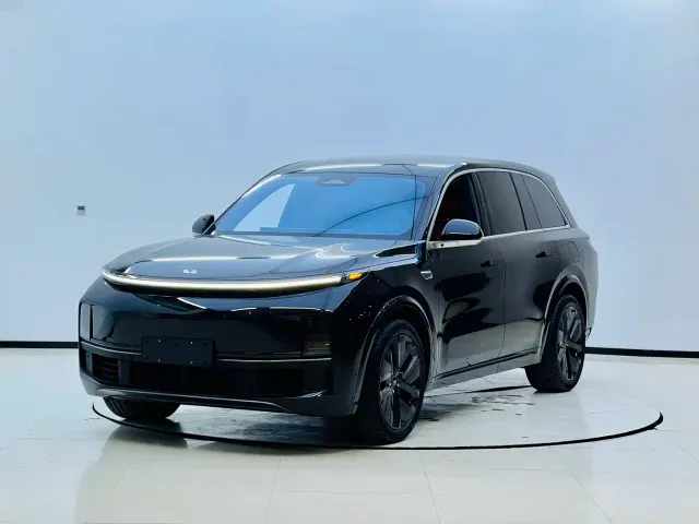 Li Auto L8 — Фото автомобиля 3