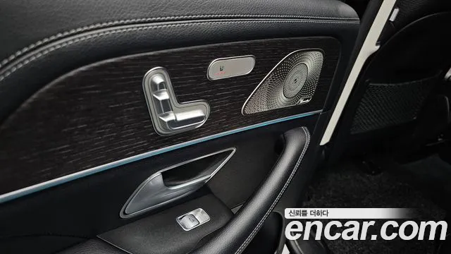 Mercedes-Benz GLE-Class — Фото автомобиля 23