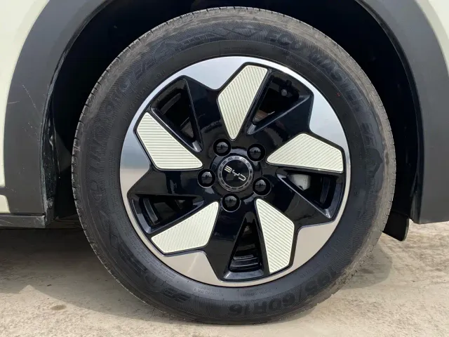 BYD Dolphin — Фото автомобиля 10