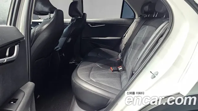 Kia Niro Niro (New) — Фото автомобиля 18
