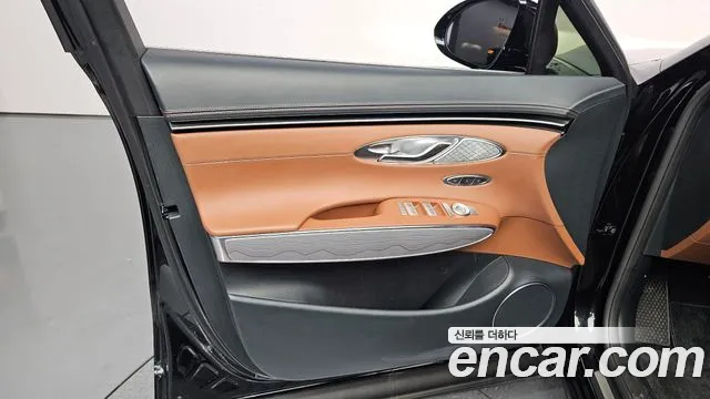 Genesis GV70 2.5T Бензин AWD — Фото автомобиля 24