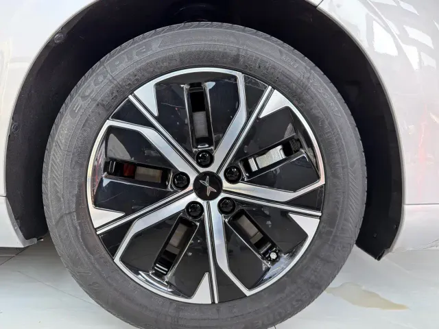 Xpeng P5 — Фото автомобиля 12