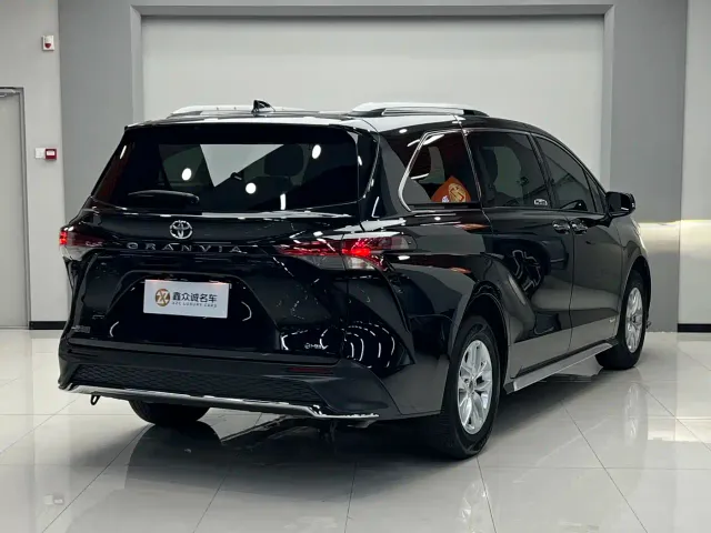 Toyota Granvia — Фото автомобиля 15