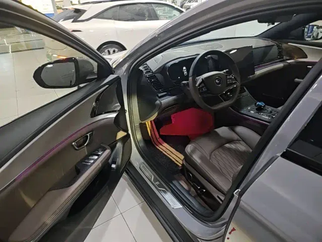 BYD Han — Фото автомобиля 15