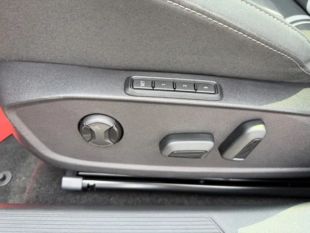 Volkswagen Golf — Фото автомобиля 11