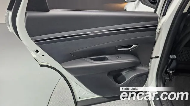 Hyundai Tucson Tucson (NX4) Бензин 1.6 турбо 2WD — Фото автомобиля 25