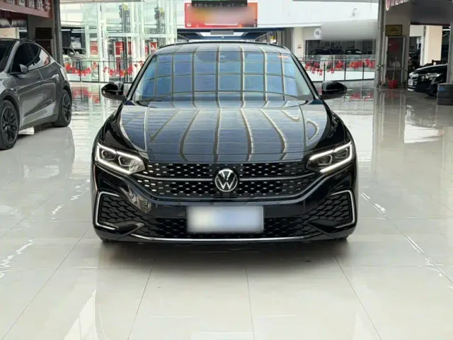 Volkswagen Passat — Фото автомобиля 6