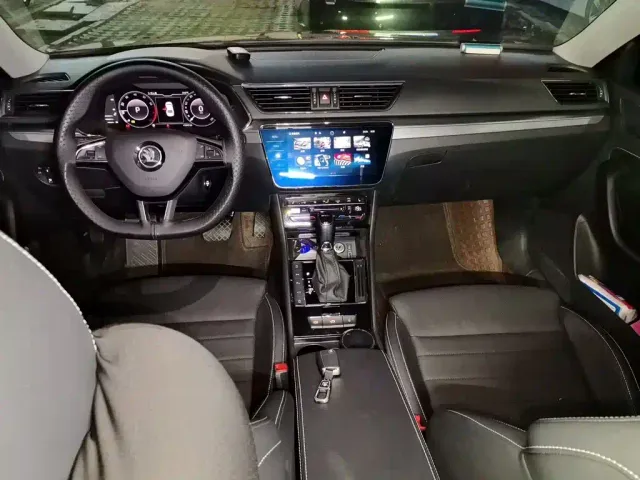 Skoda Superb — Фото автомобиля 5